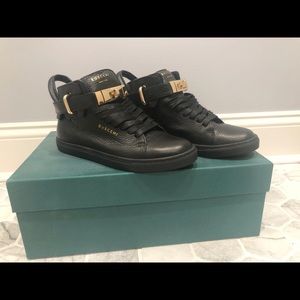 BUSCEMI - padlock high tops with gold buckle